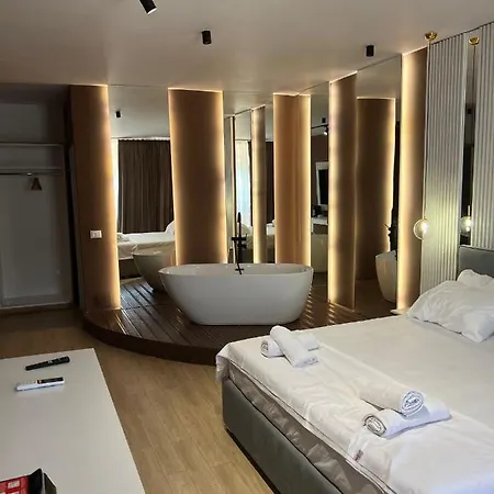 Capital Center 5*