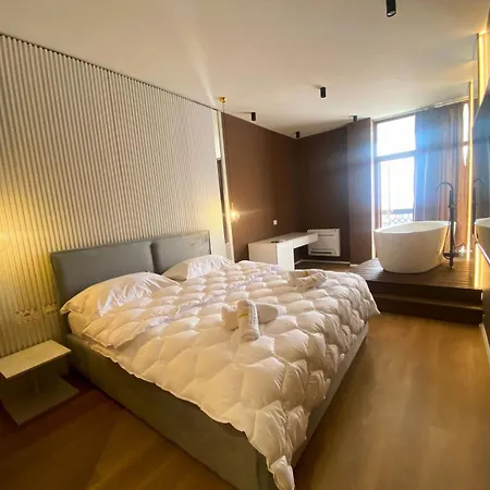 Capital Center 5*