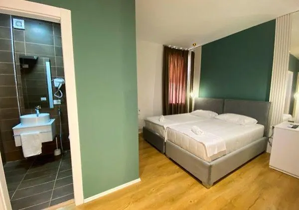 Capital Center 호텔 티라나