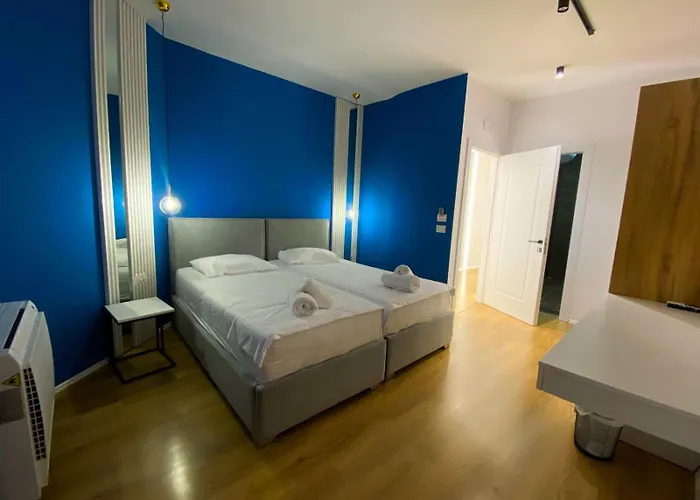 Capital Center 5*